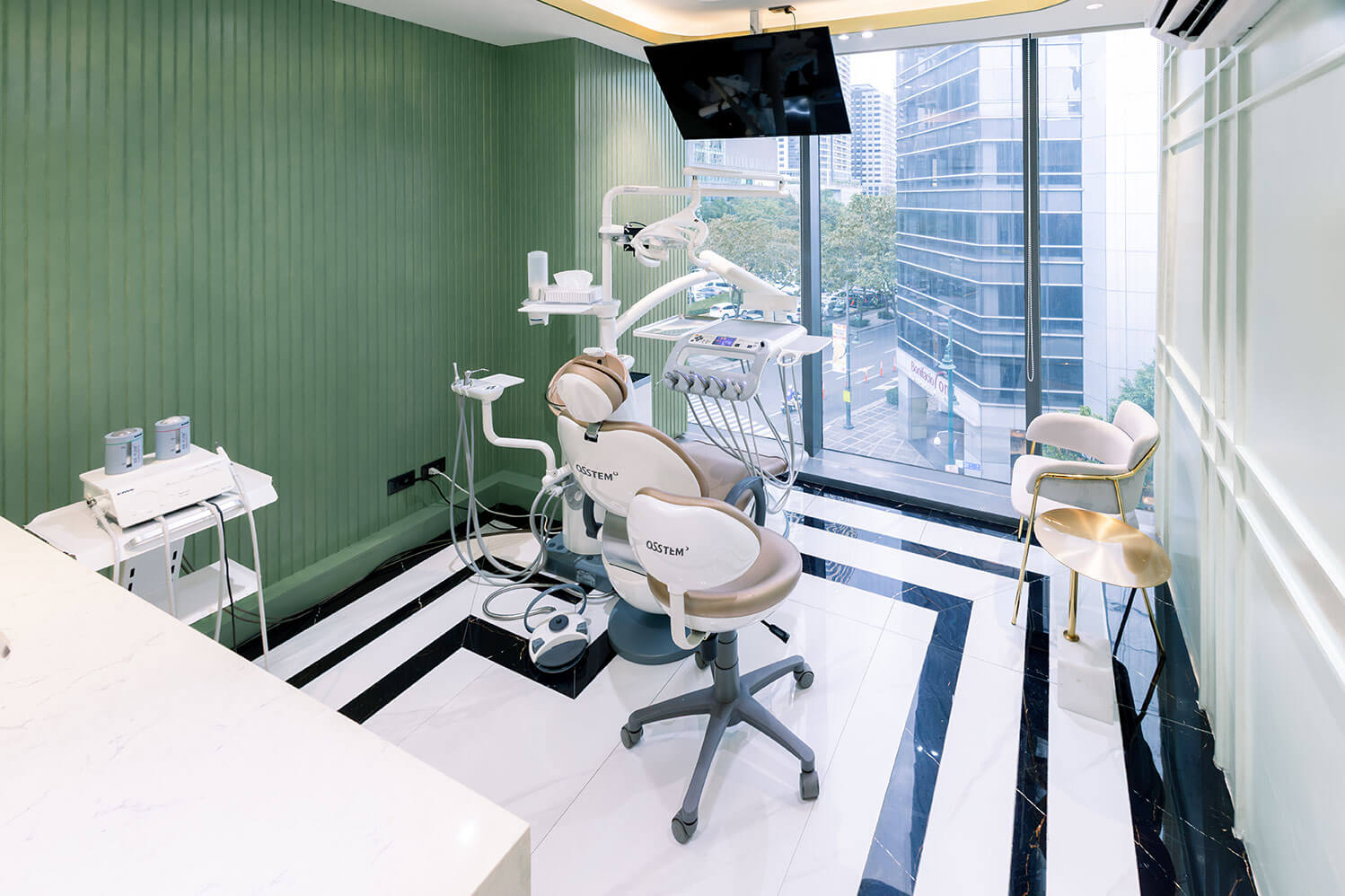 Dental practice treatment room